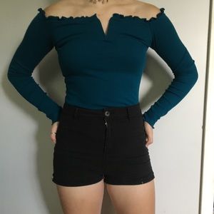 Off the shoulder blue body con long sleeve.